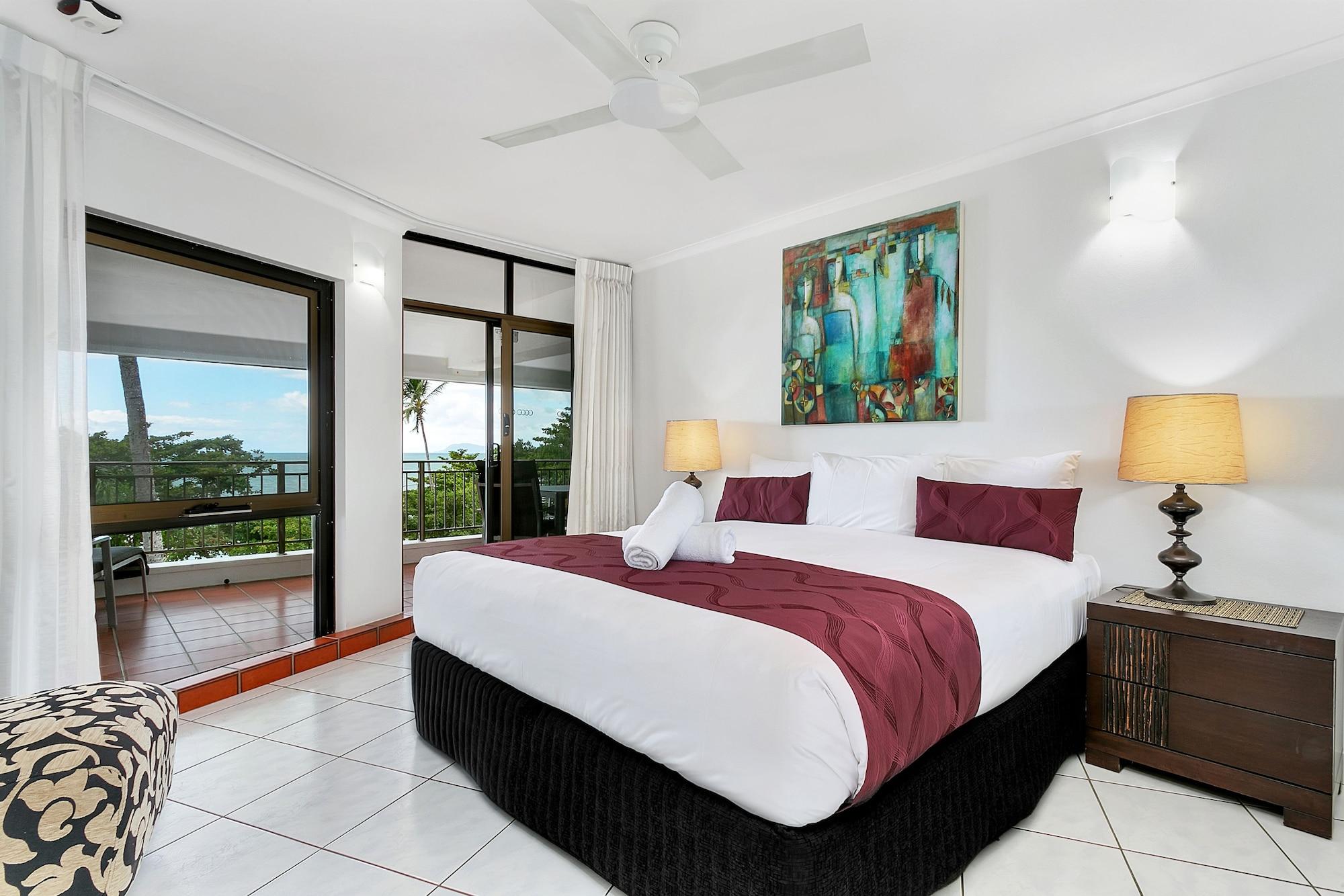 Roydon Beachfront Apartments Trinity Beach Buitenkant foto