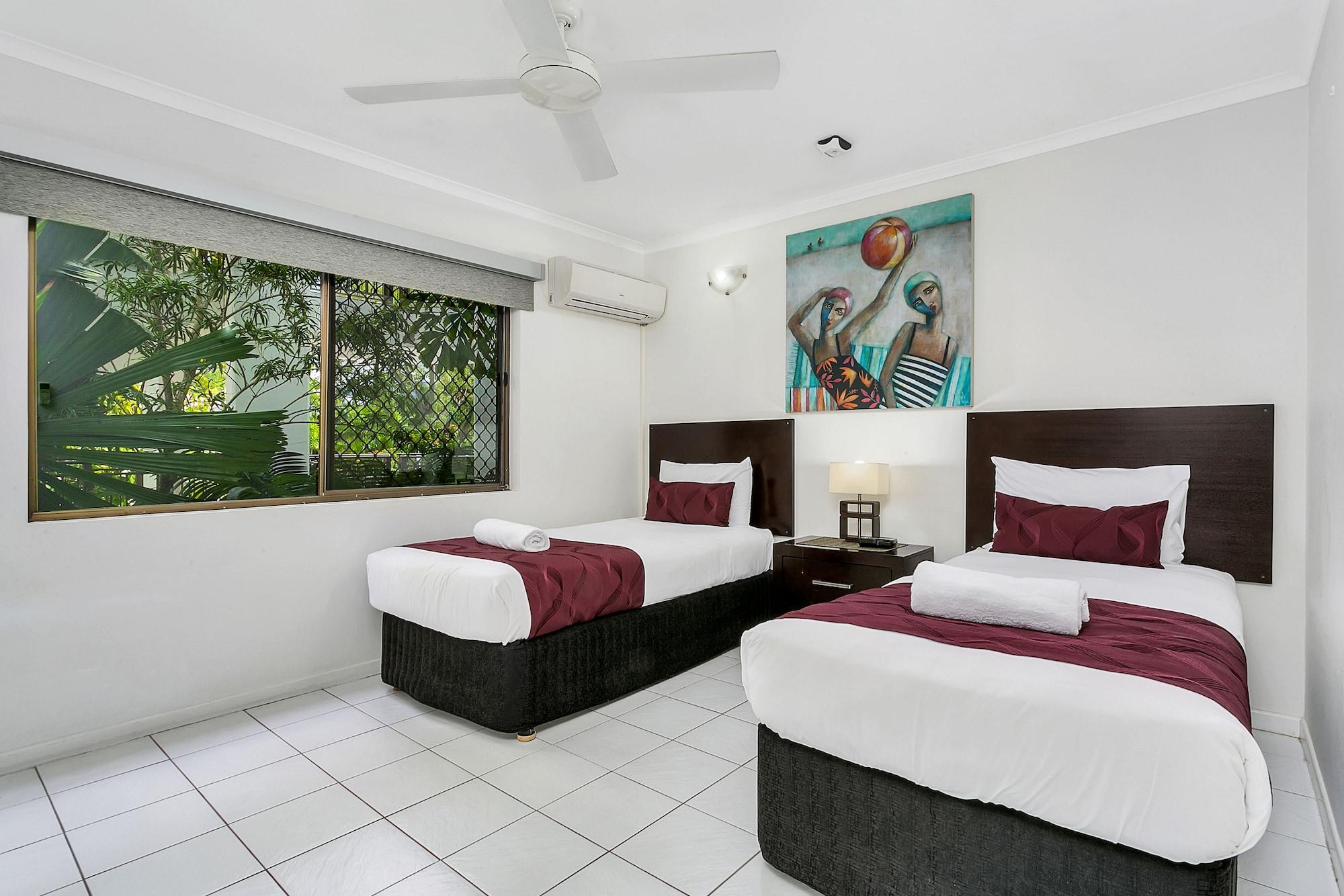 Roydon Beachfront Apartments Trinity Beach Buitenkant foto