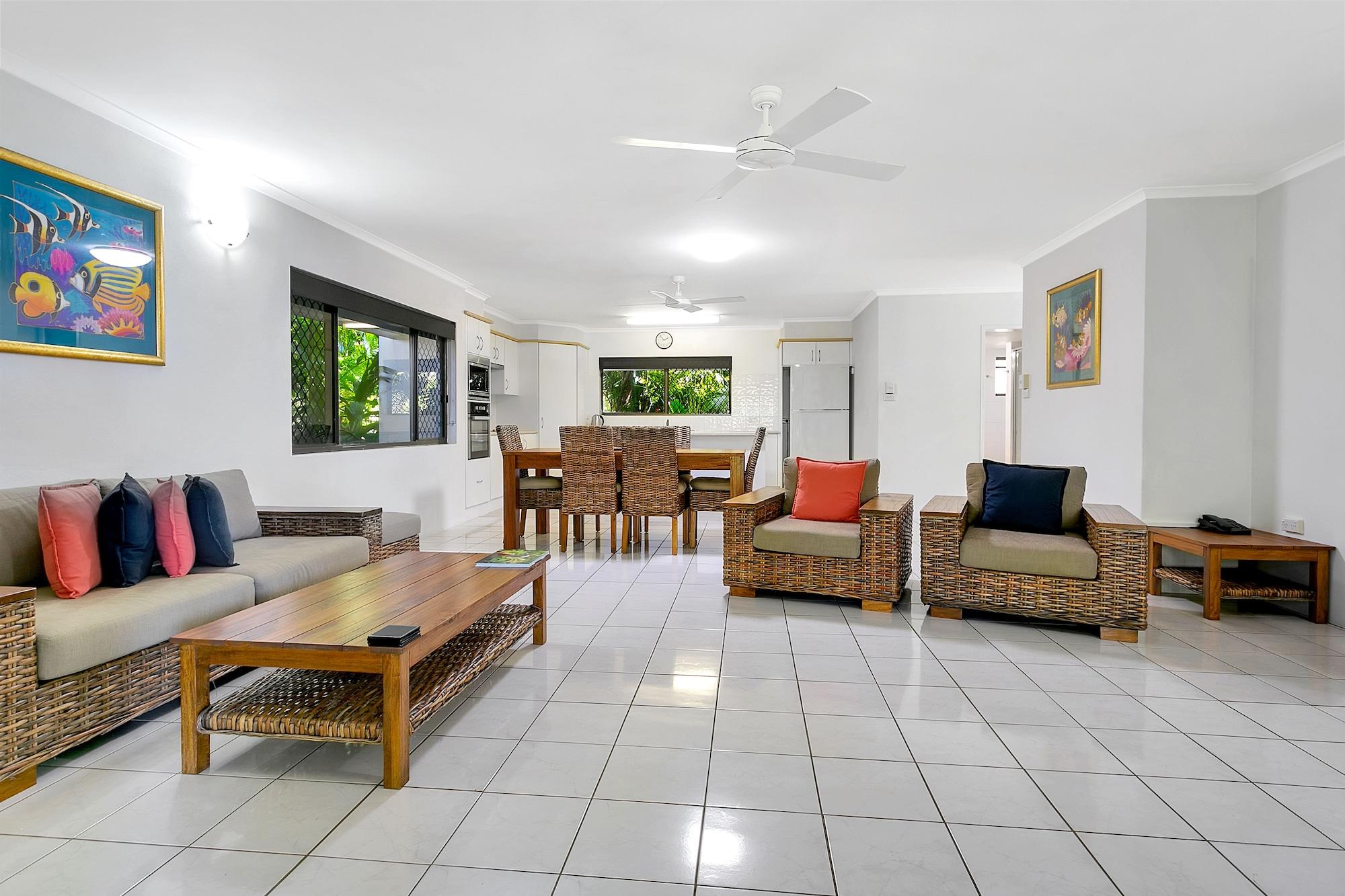 Roydon Beachfront Apartments Trinity Beach Buitenkant foto