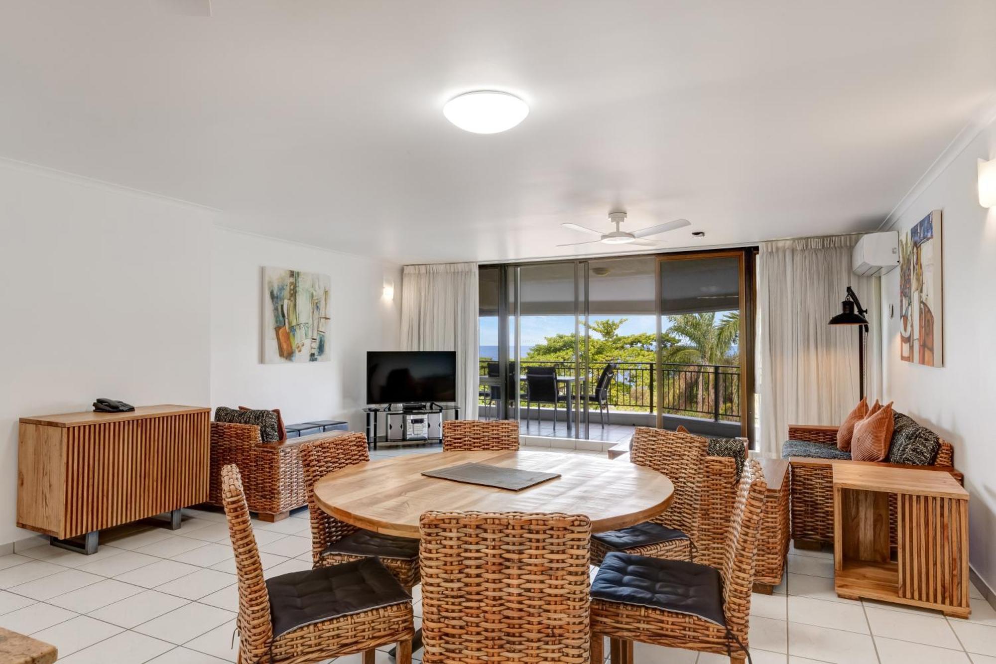 Roydon Beachfront Apartments Trinity Beach Buitenkant foto