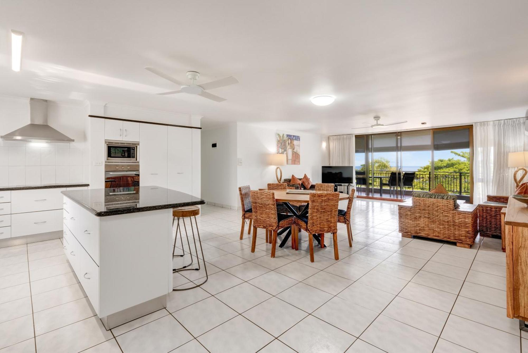 Roydon Beachfront Apartments Trinity Beach Buitenkant foto