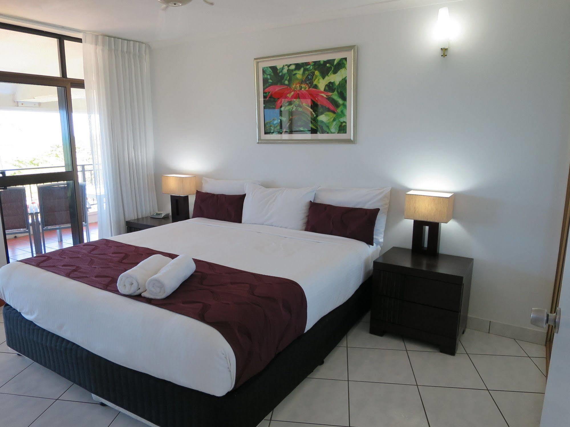 Roydon Beachfront Apartments Trinity Beach Buitenkant foto