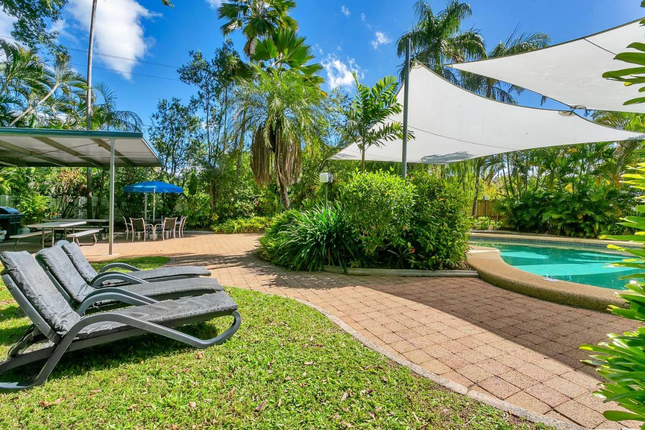 Roydon Beachfront Apartments Trinity Beach Buitenkant foto