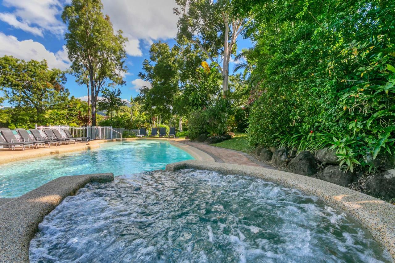 Roydon Beachfront Apartments Trinity Beach Buitenkant foto
