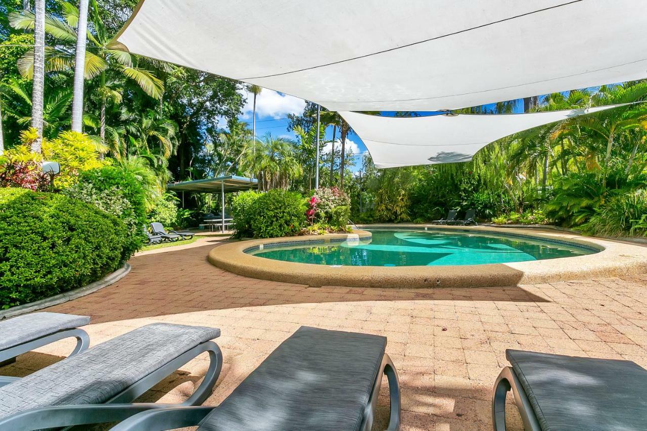 Roydon Beachfront Apartments Trinity Beach Buitenkant foto