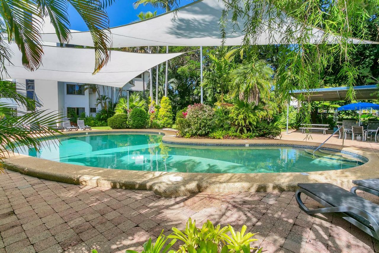 Roydon Beachfront Apartments Trinity Beach Buitenkant foto